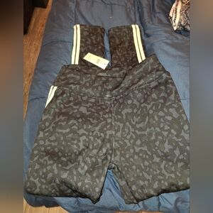 Stylish Womans Black Patterned Fleece Lined Leggings LARGE/XL NWT. Final Price